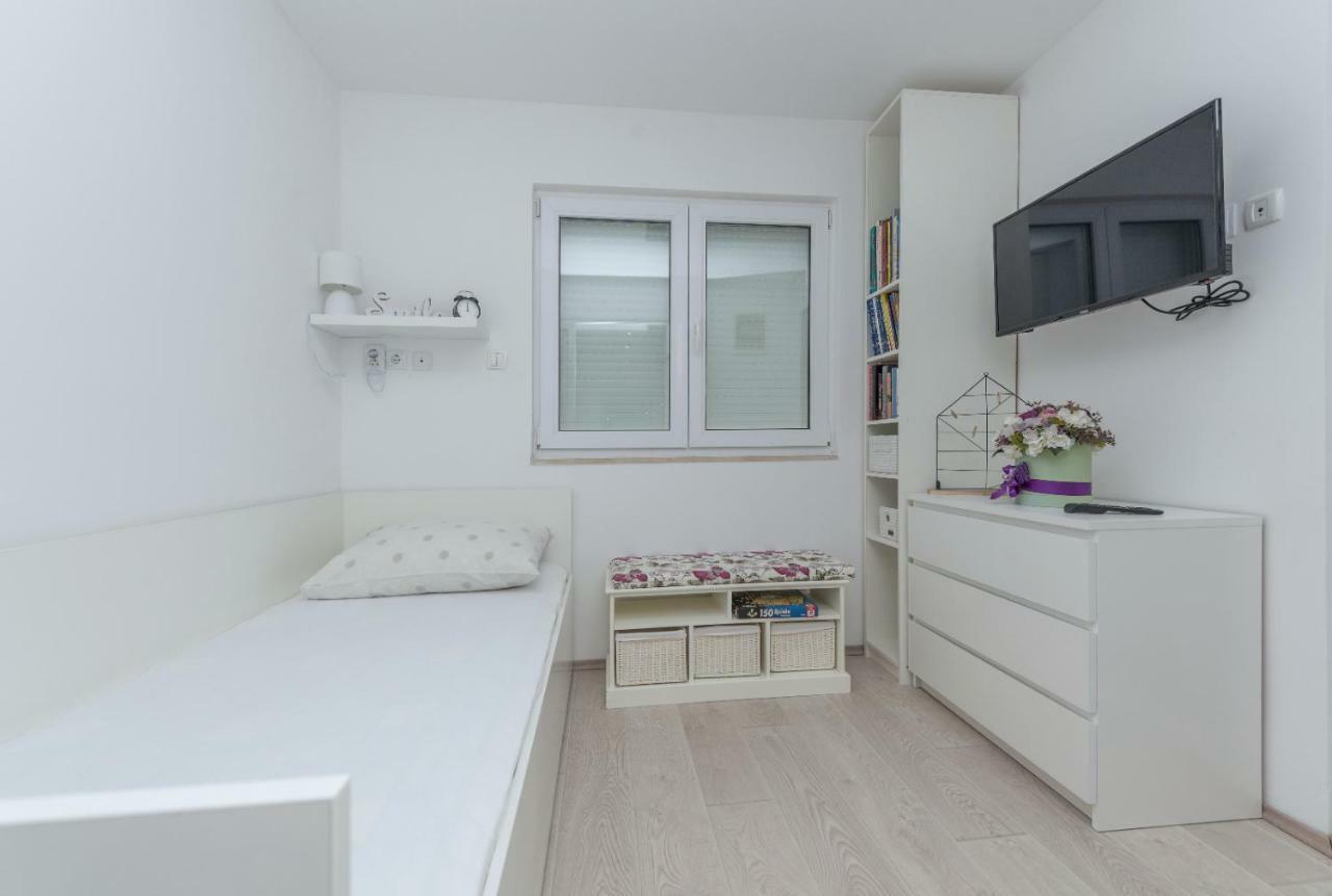 Apartment Mirjana Makarska Exterior photo